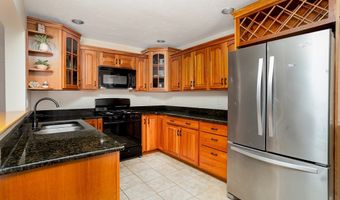 8 Alden Dr 8, Berlin, MA 01503
