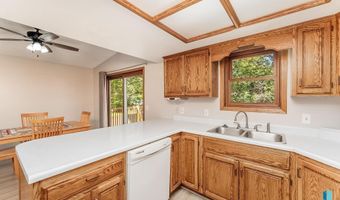 404 N Yellowstone Dr, Brandon, SD 57005