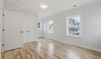 33 Jefferson Ave, East Providence, RI 02915