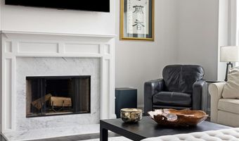 220 Briar Hollow Ln, Woodstock, GA 30188