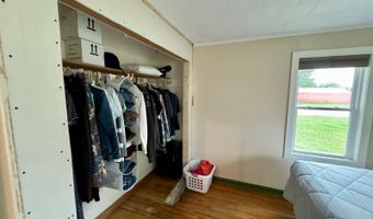 203 12th Ave, Britton, SD 57430