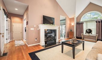 136 Thistle Pond Dr 136, Bloomfield, CT 06002