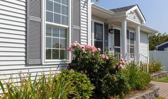 31 Merrill Rd, Clinton, CT 06413