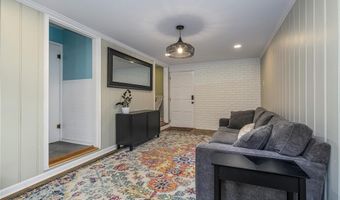 9232 Arrow Dr, Affton, MO 63123