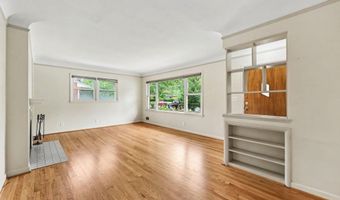 1597 Greenview Dr, Ann Arbor, MI 48103