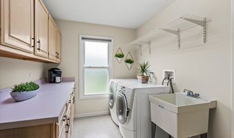 1661 Kensington Dr, Algonquin, IL 60102