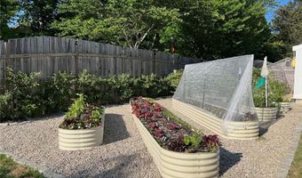 54 Isabelle Dr, Narragansett, RI 02882