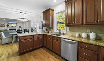 9 WOODFIELD Ln, Allentown, NJ 08501