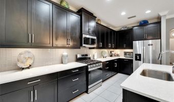 6127 COLMAR Pl, Apollo Beach, FL 33572