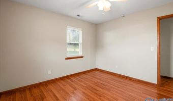 2097 Needmore Rd, Albertville, AL 35950