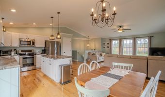 19 Magnolia Hill Rd, Bangor, ME 04401