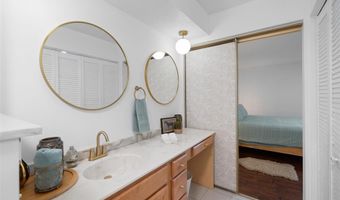 917 Claytonbrook Dr 3, Ballwin, MO 63011