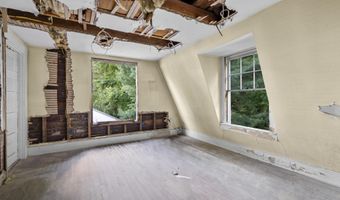 41 Old Farms Rd, Avon, CT 06001