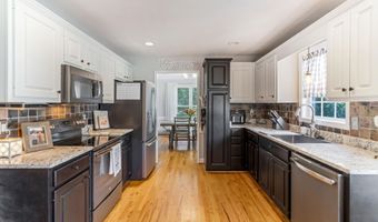 449 Shallowford Dr, Boiling Springs, SC 29316