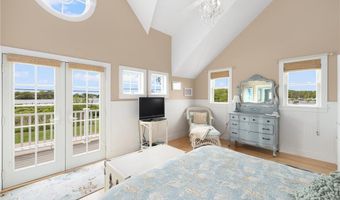 439 Wandsworth St, Narragansett, RI 02882