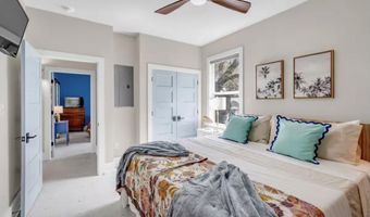 218 Thomas St, Bay St. Louis, MS 39520