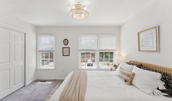 6316 CHIMNEY WOOD Ct, Alexandria, VA 22306