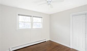 11 Granada Ter, Middletown, RI 02842