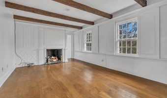 911 Middletown Lincroft Rd, Middletown, NJ 07748