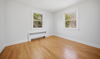 35 Dyer Ave, Canton, CT 06019