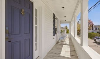 8 Champlin St, Newport, RI 02840