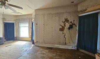 203 E Pennington Ave, Ava, MO 65608