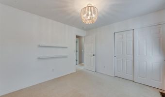 13153 Barrett Meadows Dr, Des Peres, MO 63021