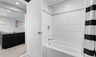 17 Boyle Ave, Cumberland, RI 02864