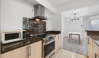 7713 LAFAYETTE FOREST Dr 22, Annandale, VA 22003