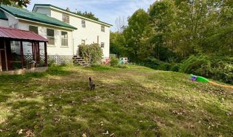 1233 Riverside Dr, Auburn, ME 04210