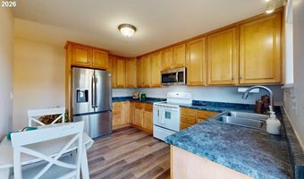 714 PIONEER Rd B4, Brookings, OR 97415