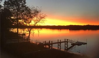 35 Hanson Rd, Barrington, RI 02806
