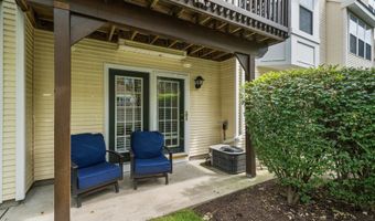 32 MARINA Dr, Bayonne, NJ 07002