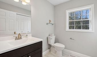 5 Harmony Way, Falmouth, ME 04105