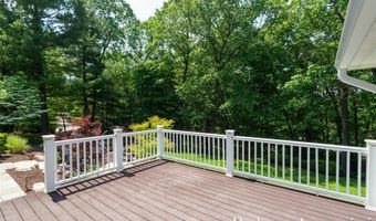 1977 EMERALD GLEN Ct, Ada, MI 49301