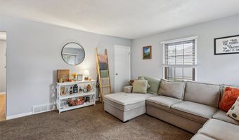 210 12th Ave NW, Altoona, IA 50009