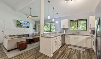 15 KULANIHAKOI St 12E, Kihei, HI 96753