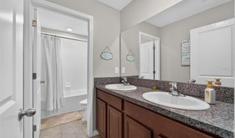 5119 WHITE CHICORY Dr, Apollo Beach, FL 33572