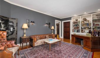 4 Hunter Ave, Newport, RI 02840