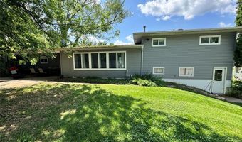 505 S Oak St, Anamosa, IA 52205