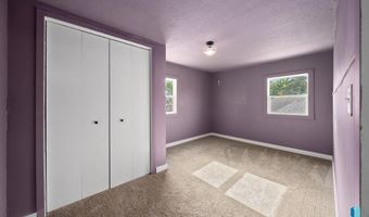 606 N 3rd St, Beresford, SD 57004