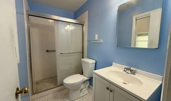 19 Courtland Ln, Aberdeen, NJ 07747