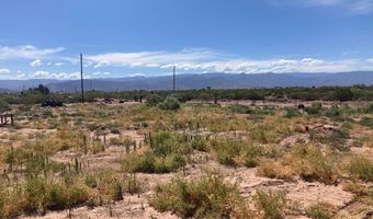 35 Canary Ln, Alamogordo, NM 88310