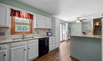 923 Hillside Dr, Amherst, OH 44001