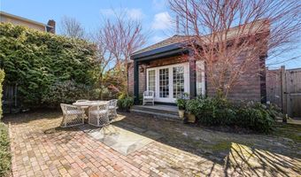 27 William St, Newport, RI 02840