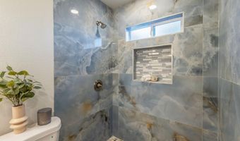 180 Hoomoku St, Kahului, HI 96732