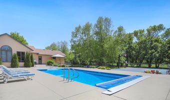 12977 Richmond Heights Dr, Aberdeen, SD 57401
