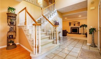 38 Mark Dr, Lincoln, RI 02865