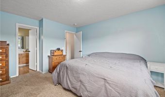 435 Berry Ridge Dr, Amherst, OH 44001