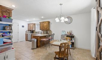 1027 Nickolas St, Aurora, MO 65605